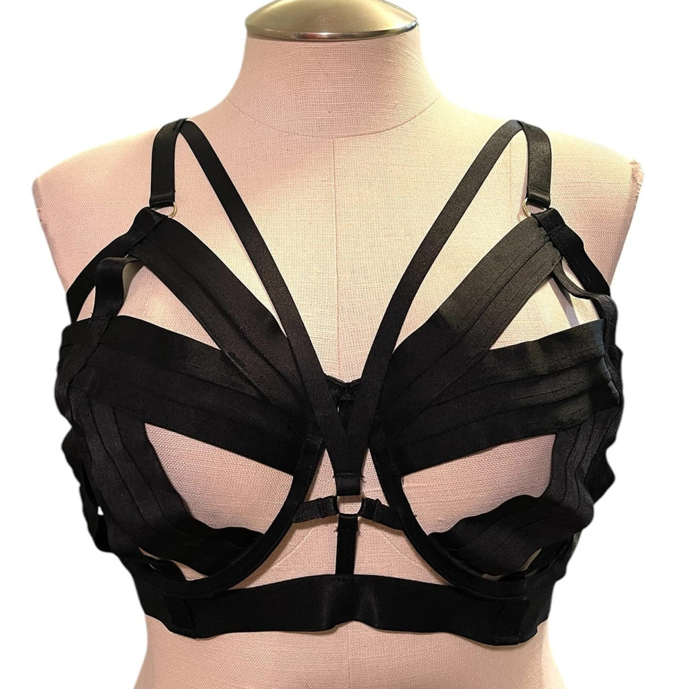 Torrid‎ Plus Size 3 Sexy Black Cut Out Strappy Longline Lingerie Bralette Bra 3X